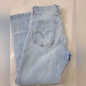 Levi's- High Rise Cropped Flare
